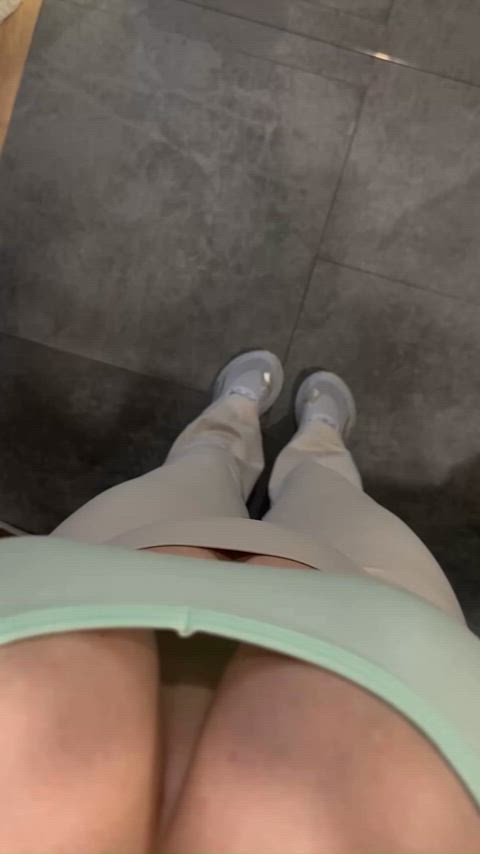 underboob